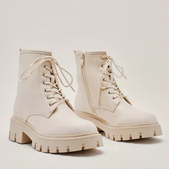 Nasty Gal Size 38/7 Off White Cream Lace-up biker combat Boots - Picture 2 of 12